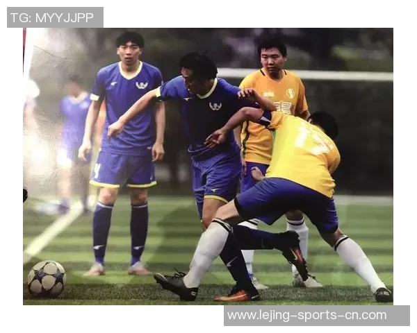 阿里巴巴足球队奋勇拼搏展现团队精神与竞技风采的精彩瞬间